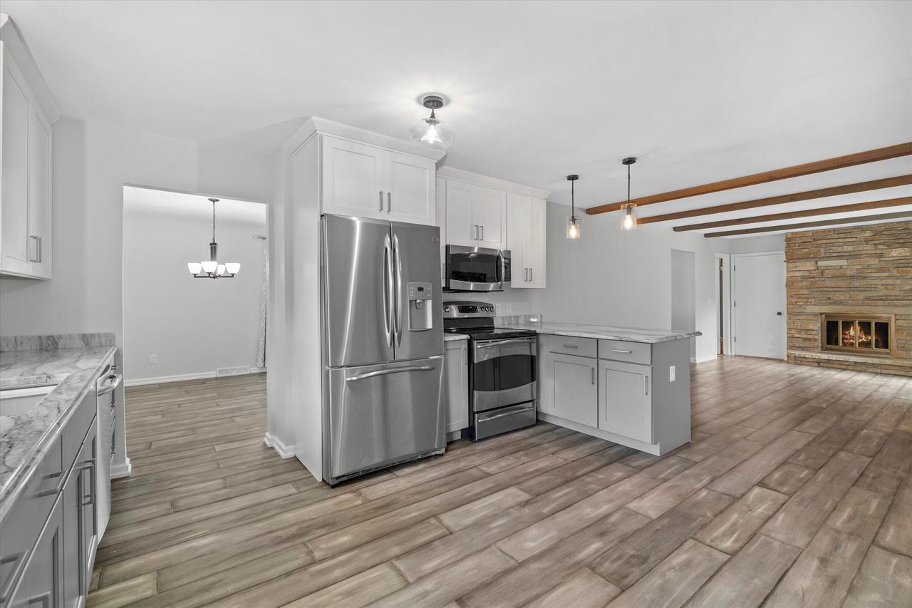 12725 West Brentwood DRIVE