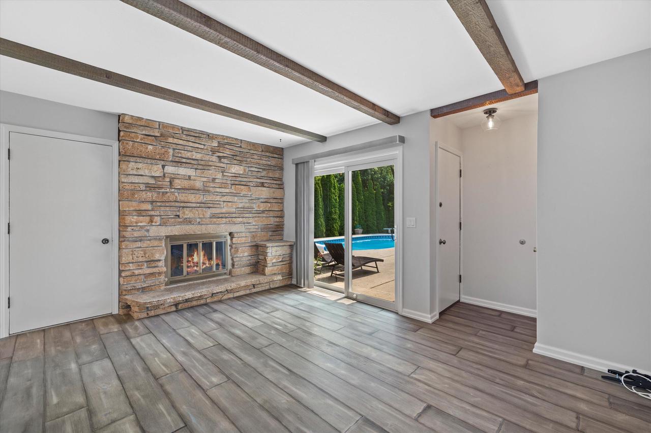 12725 West Brentwood DRIVE