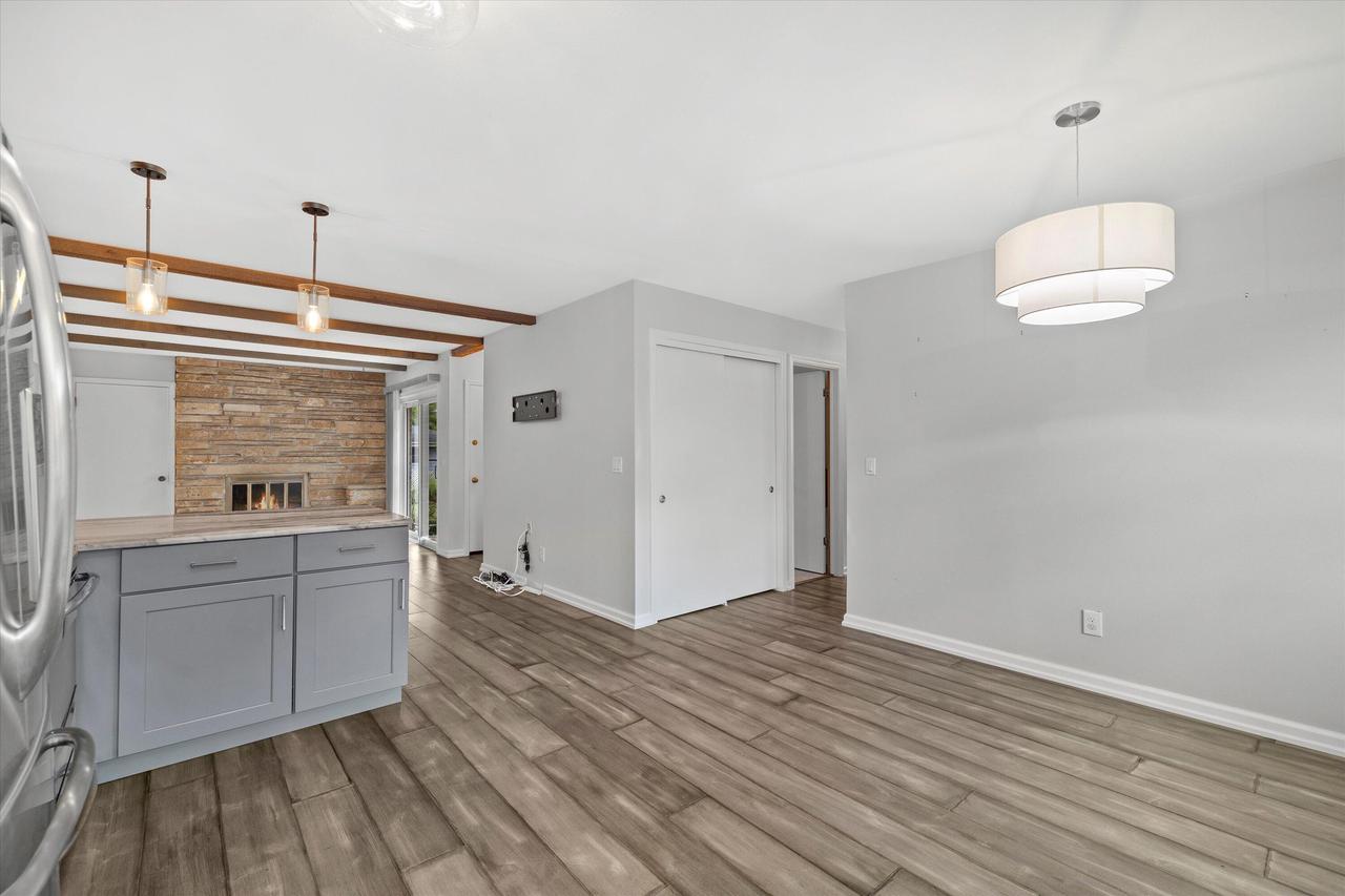 12725 West Brentwood DRIVE