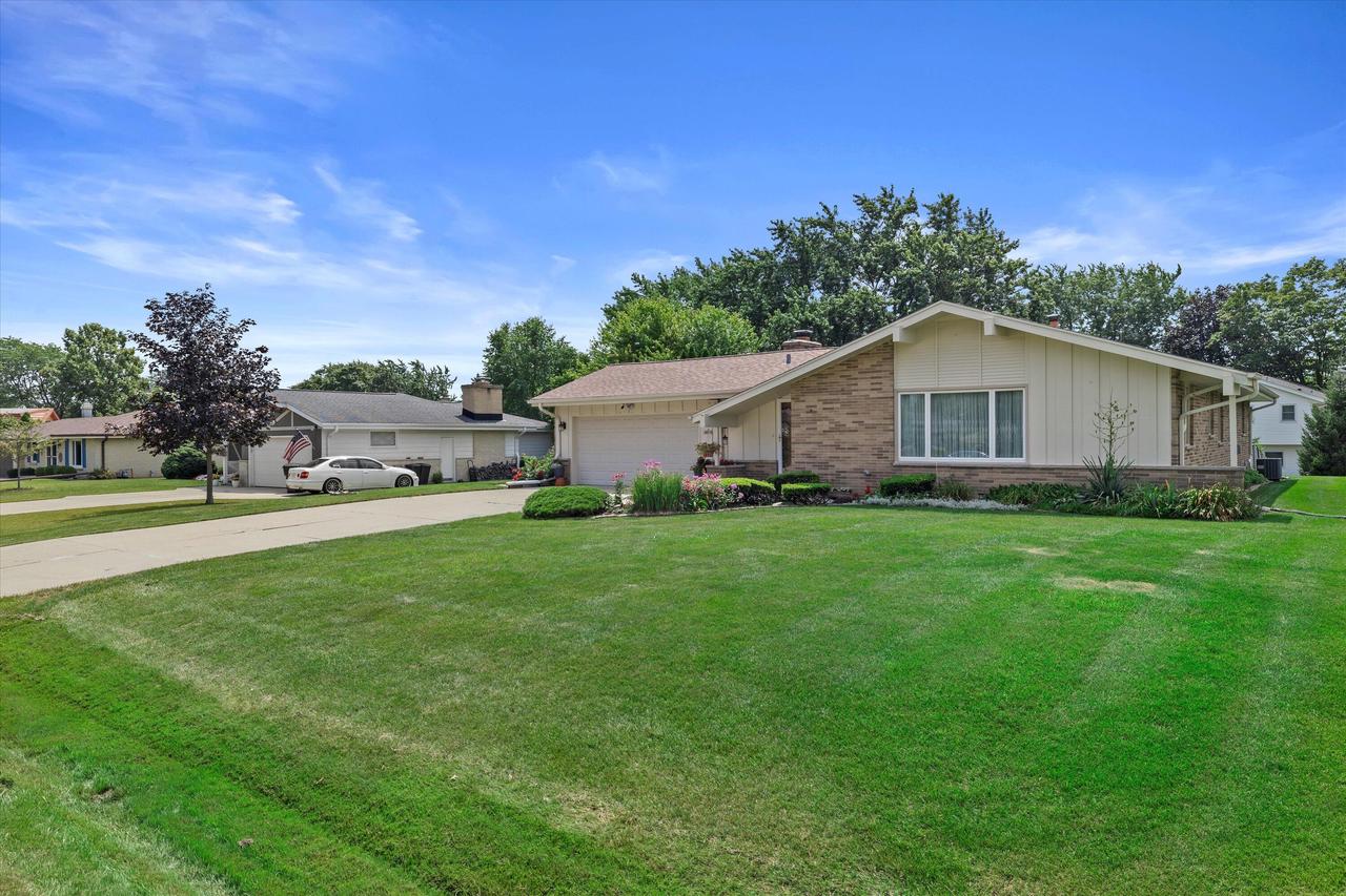 12725 West Brentwood DRIVE