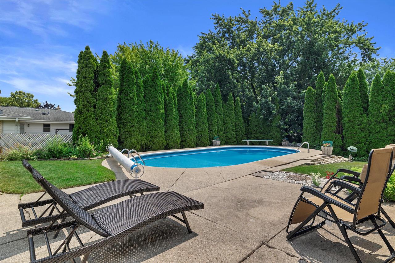 12725 West Brentwood DRIVE