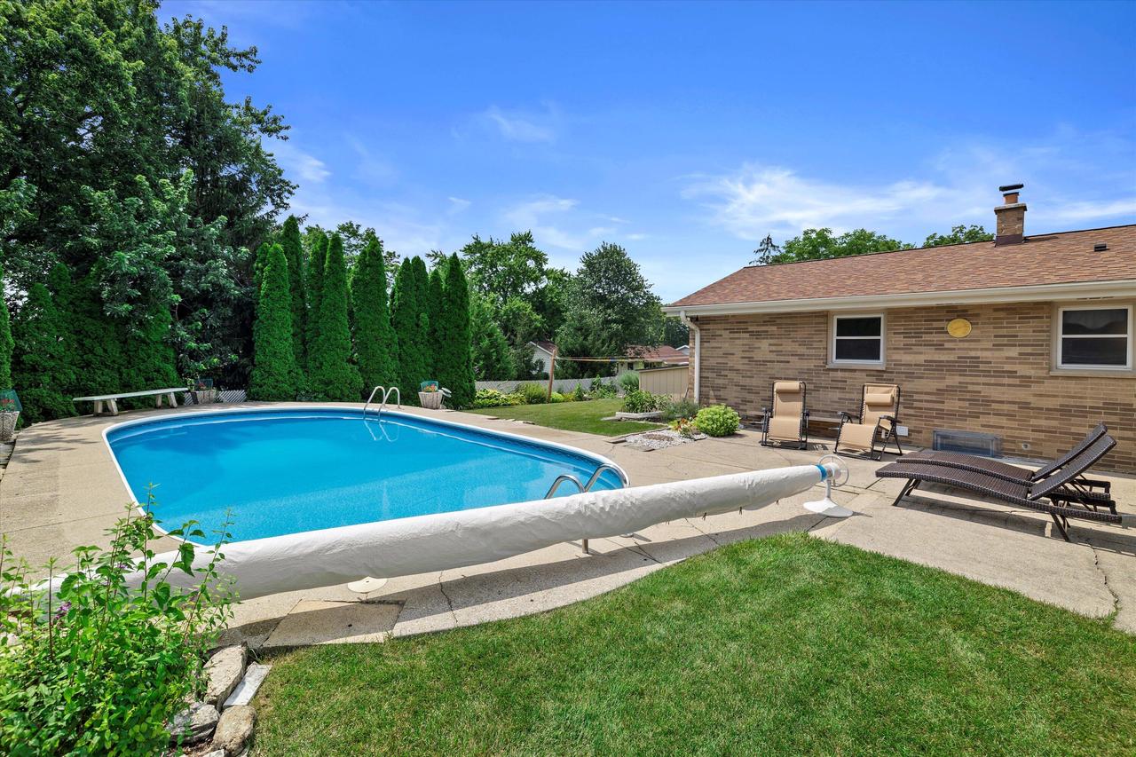 12725 West Brentwood DRIVE