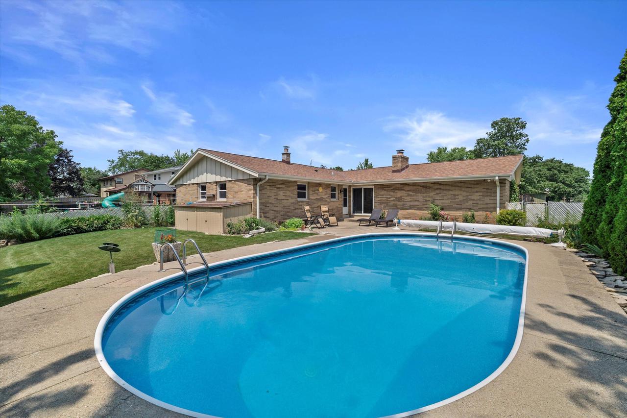12725 West Brentwood DRIVE