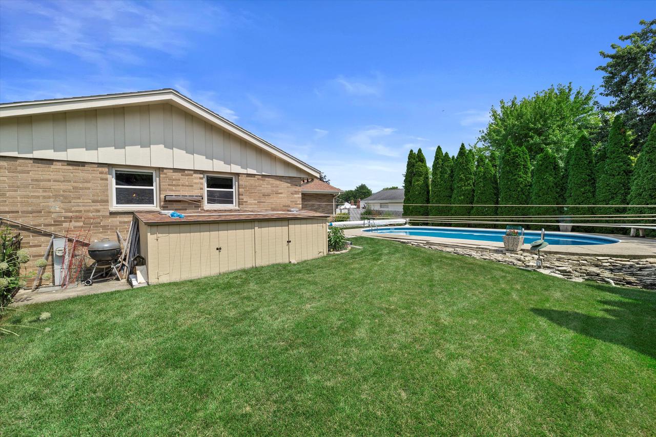 12725 West Brentwood DRIVE