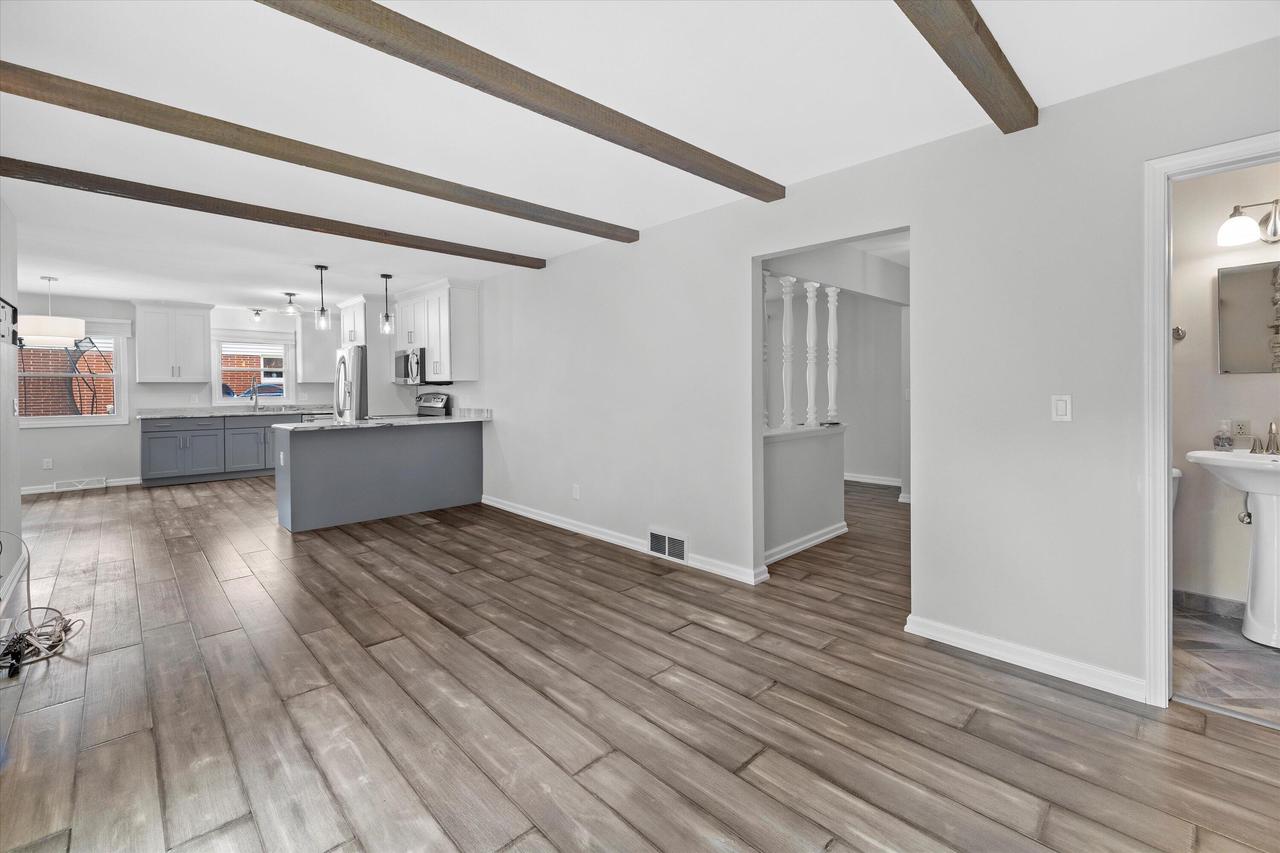 12725 West Brentwood DRIVE