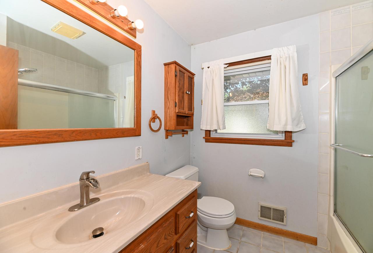 5815 South 39th STREET