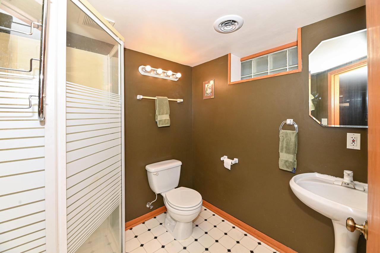5815 South 39th STREET