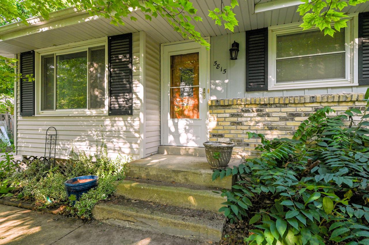 5815 South 39th STREET