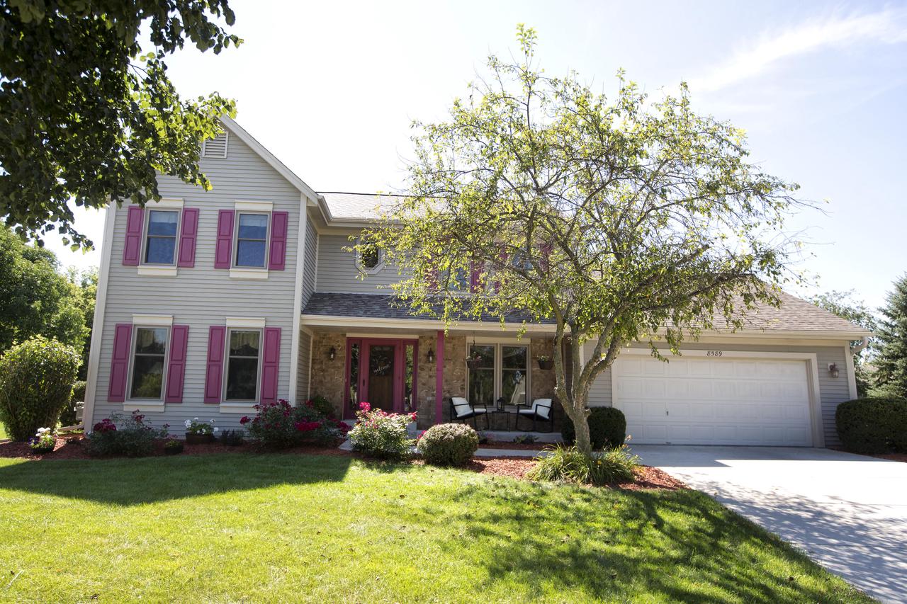 8589 West Woodfield COURT