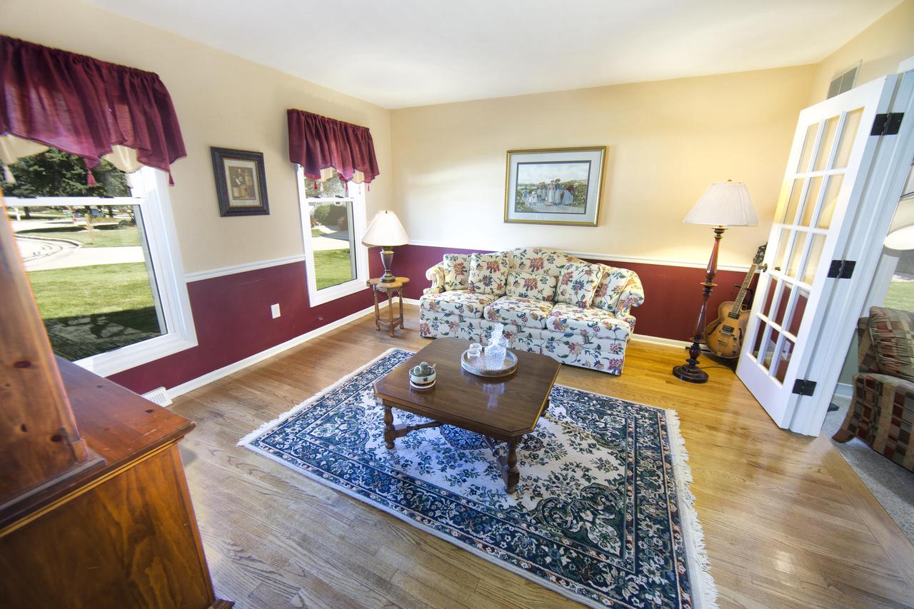 8589 West Woodfield COURT