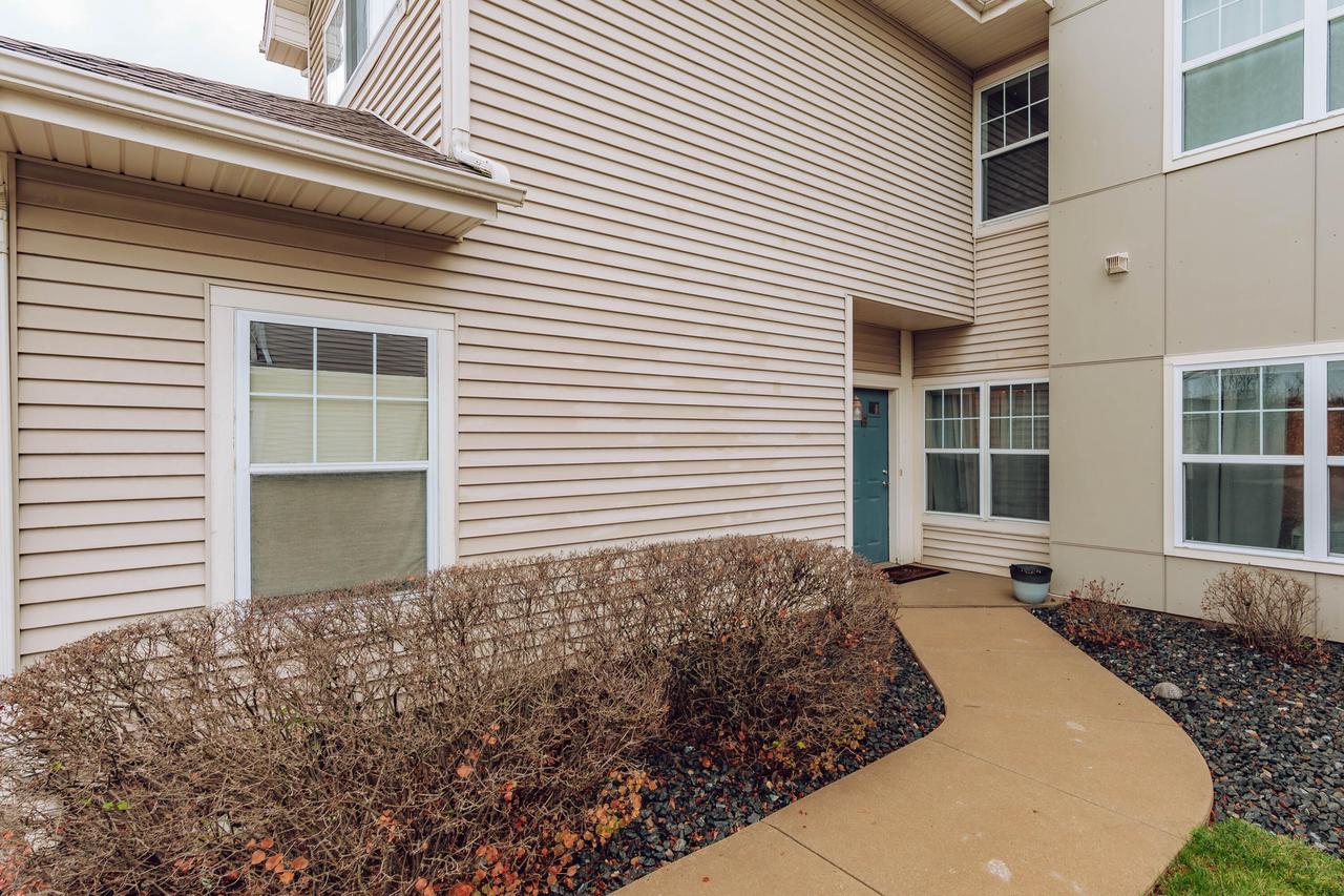 9363 South Cobblestone WAY B