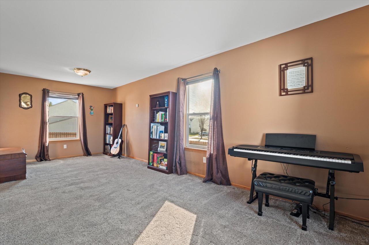 864 Harding DRIVE