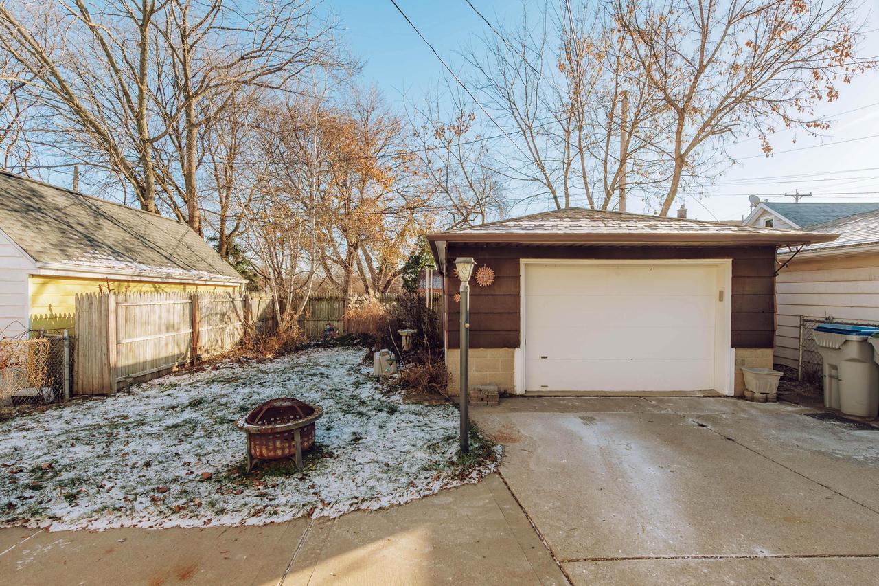 3448 South Howell AVENUE