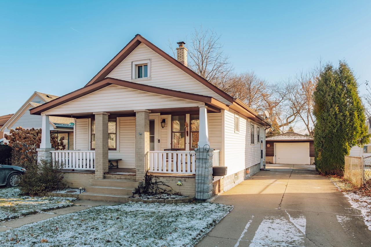 3448 South Howell AVENUE