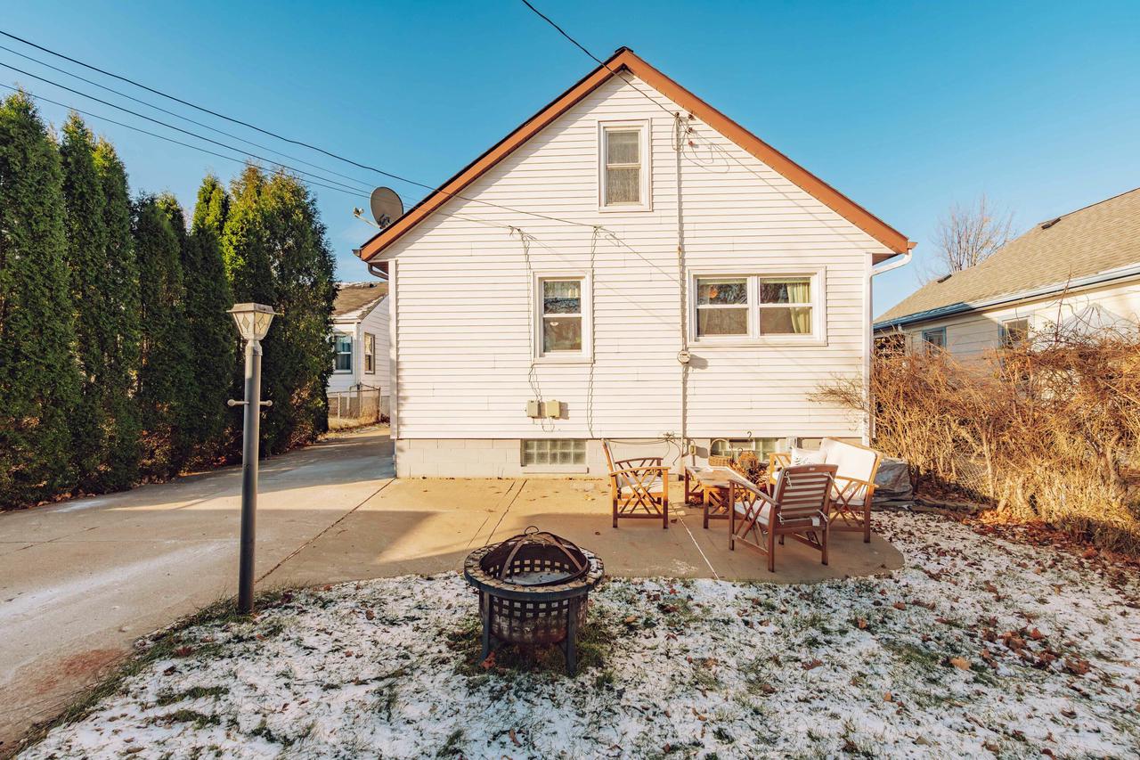 3448 South Howell AVENUE