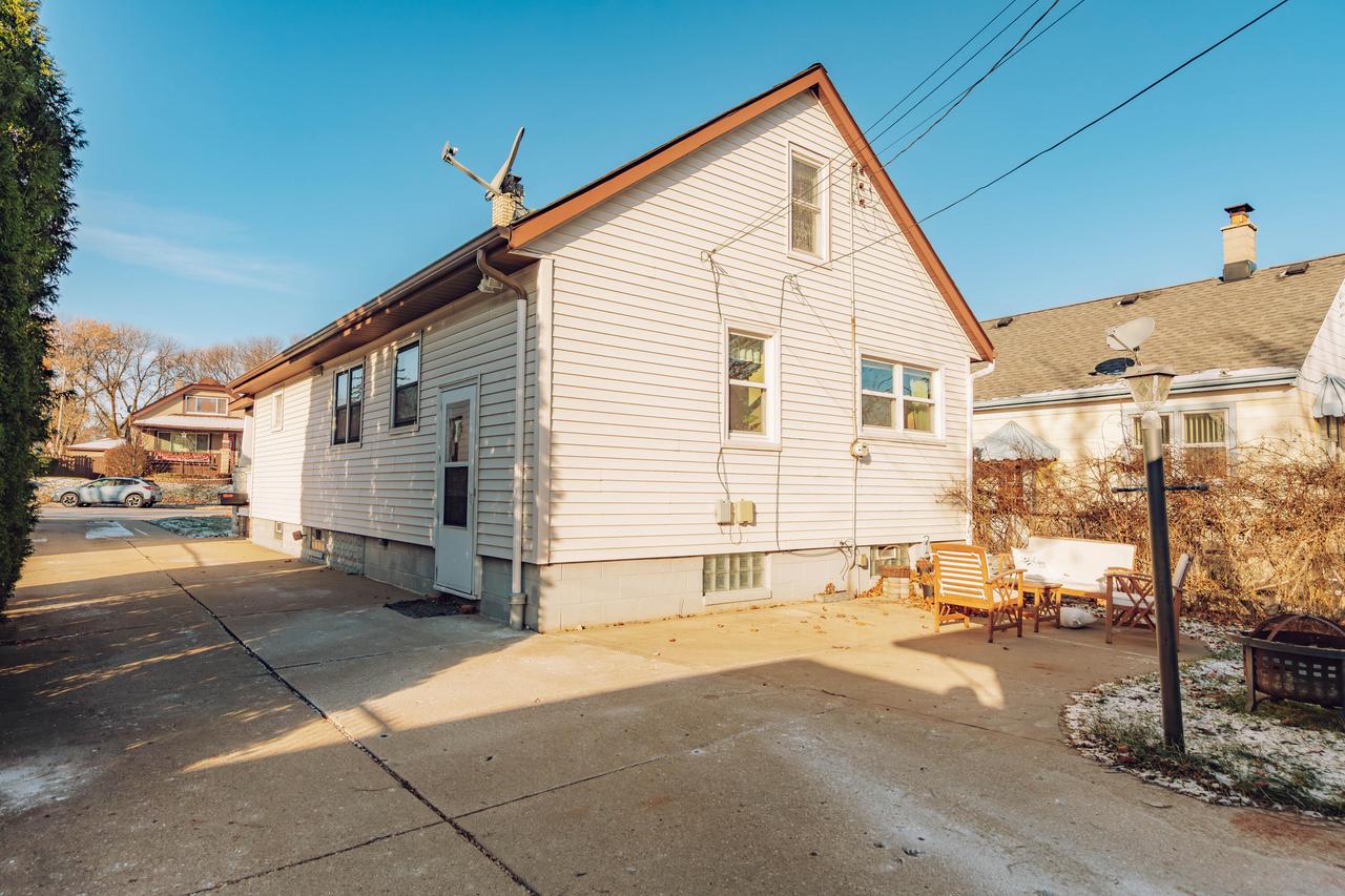 3448 South Howell AVENUE