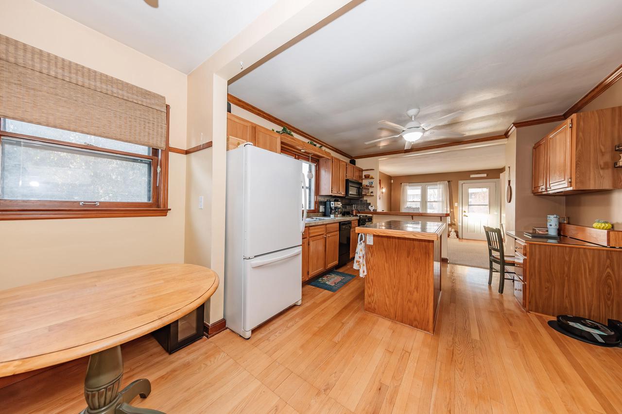 3448 South Howell AVENUE