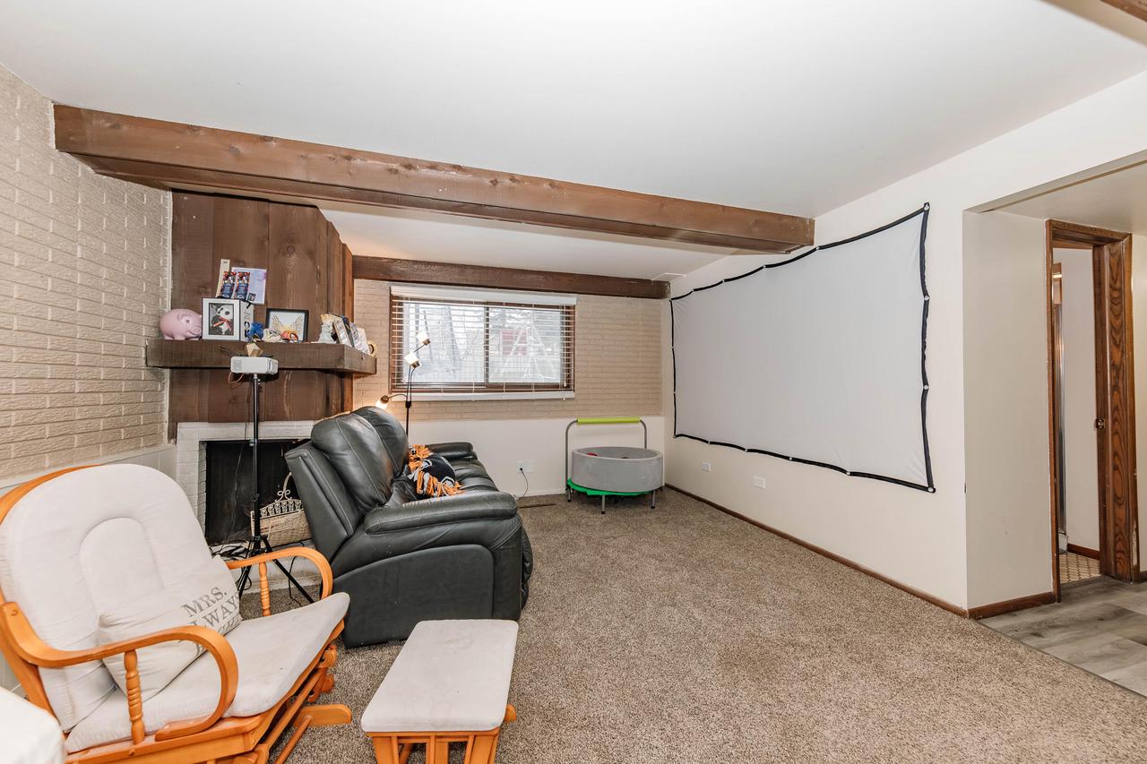 5350 Gallant Fox LANE