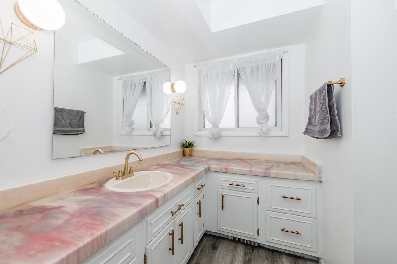 5350 Gallant Fox LANE