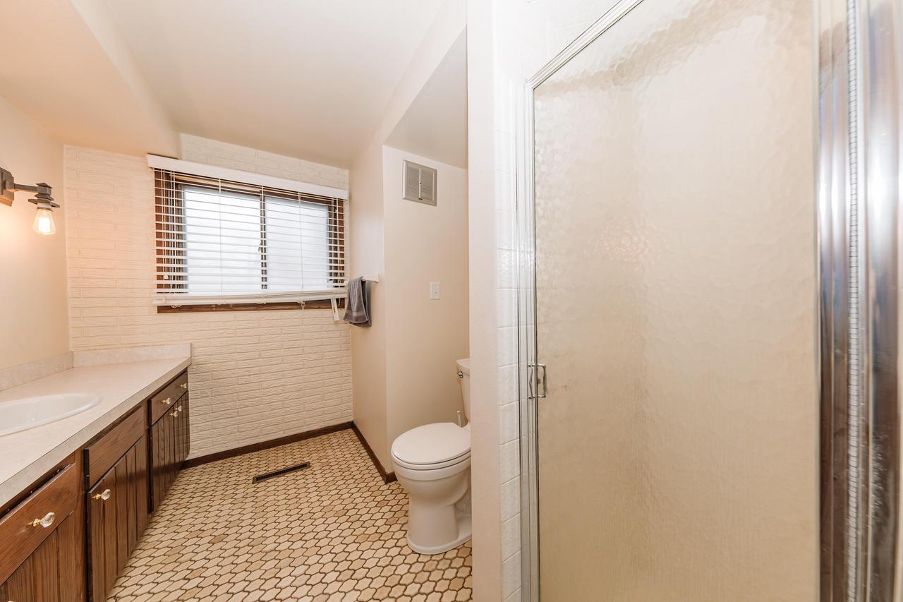 5350 Gallant Fox LANE