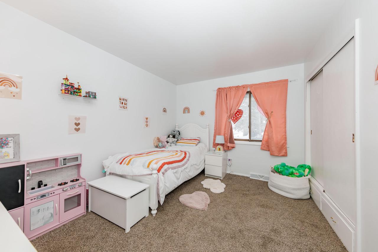 5350 Gallant Fox LANE