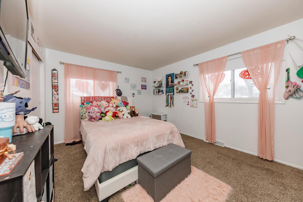 5350 Gallant Fox LANE