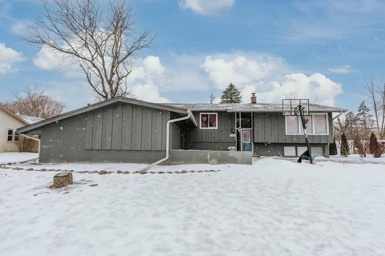 5350 Gallant Fox LANE