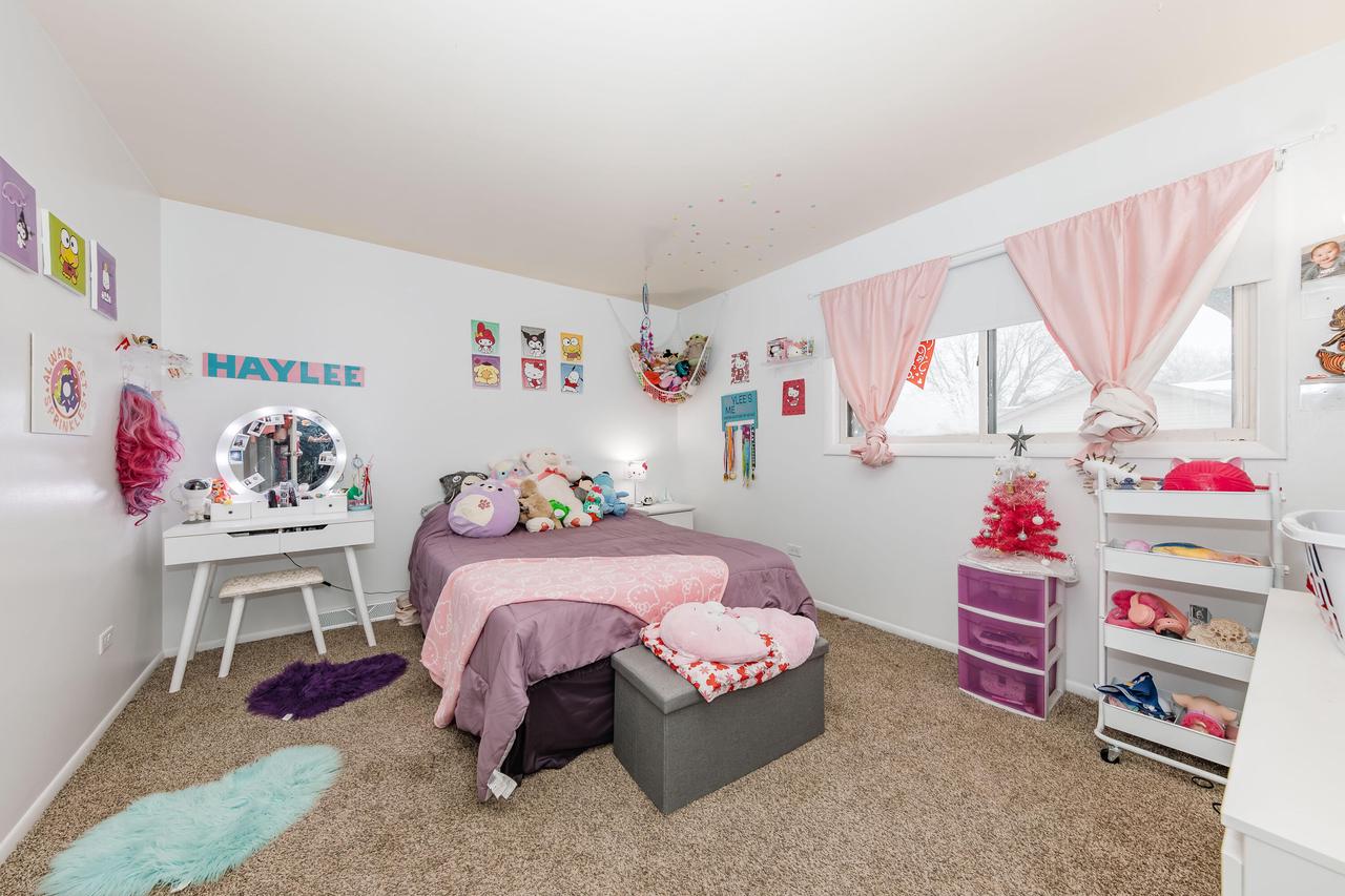 5350 Gallant Fox LANE
