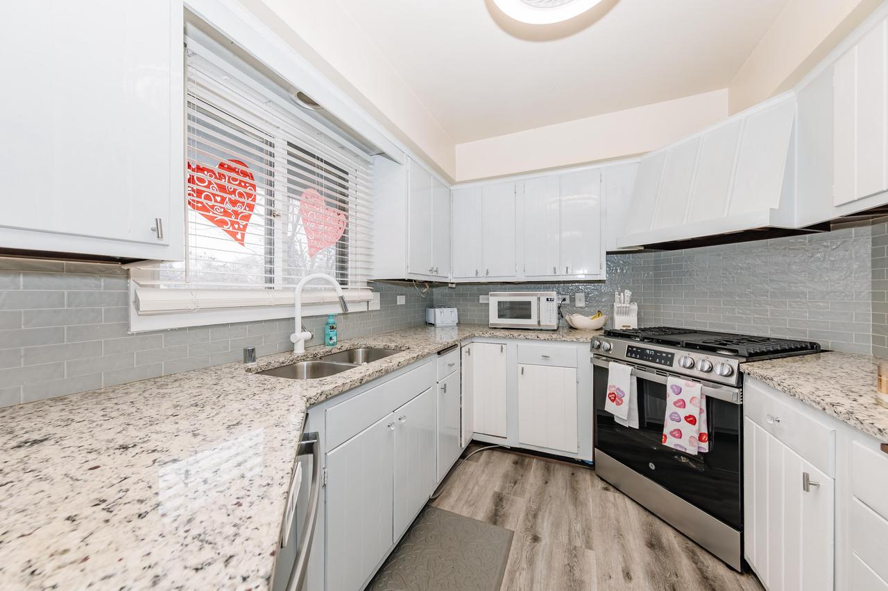 5350 Gallant Fox LANE