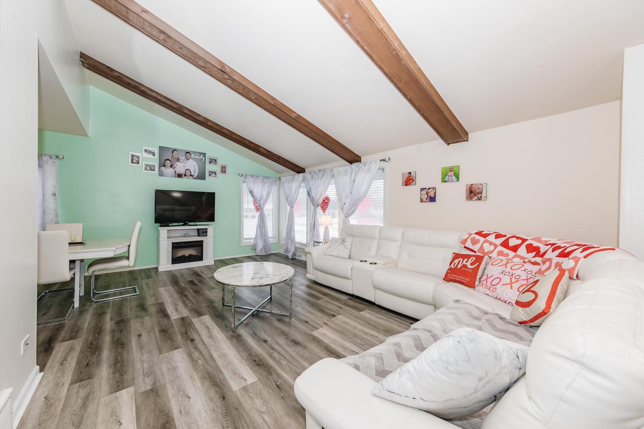 5350 Gallant Fox LANE