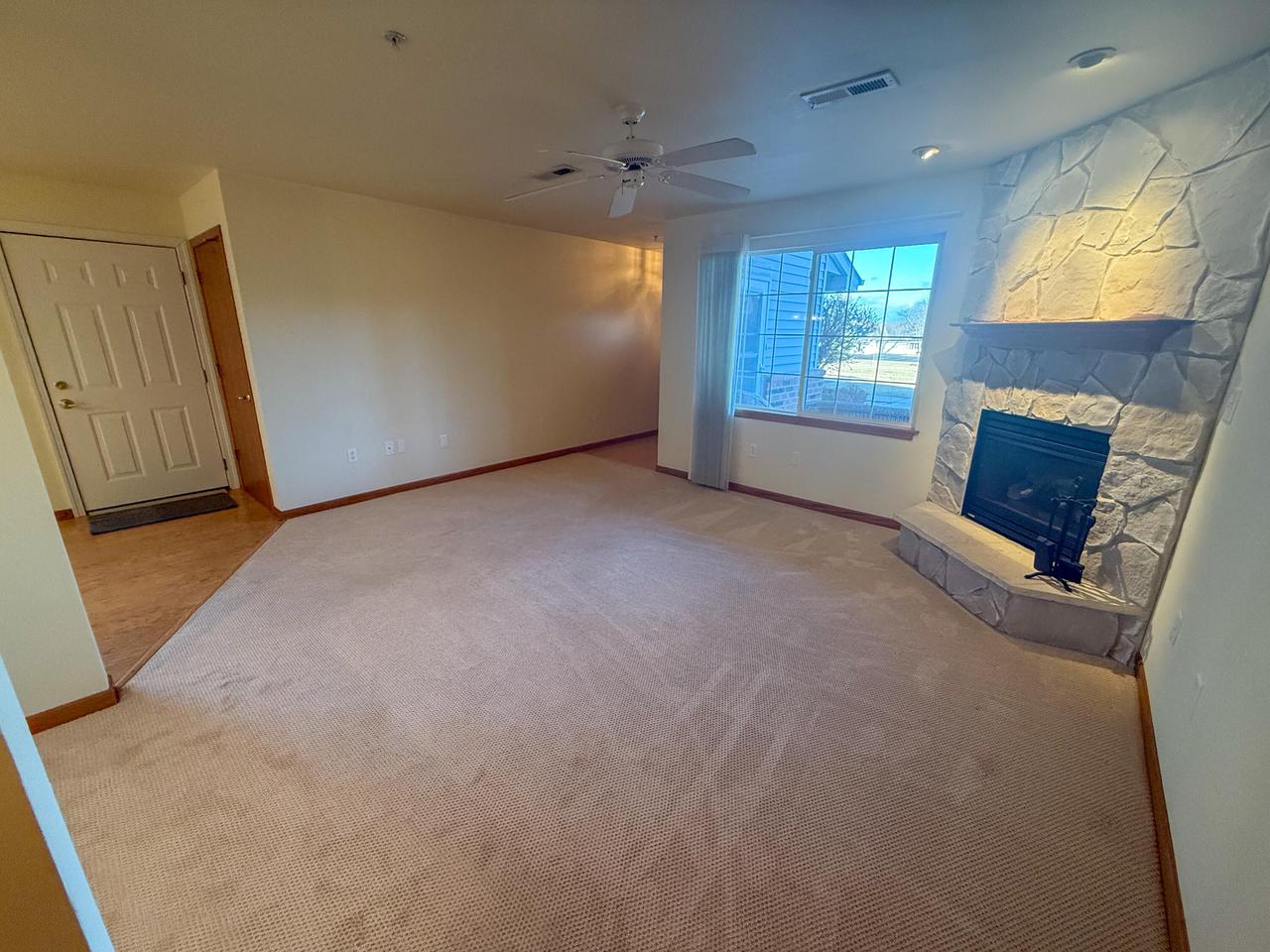 165 West Aspen COURT 7