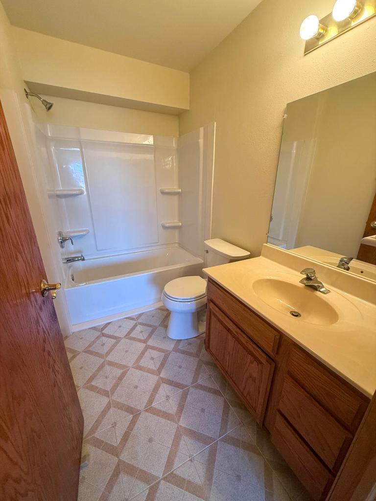 165 West Aspen COURT 7