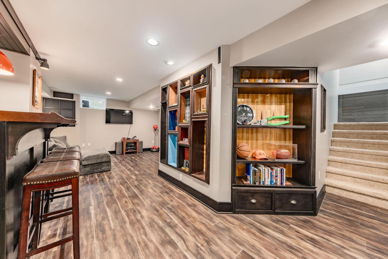 9819 Dana DRIVE