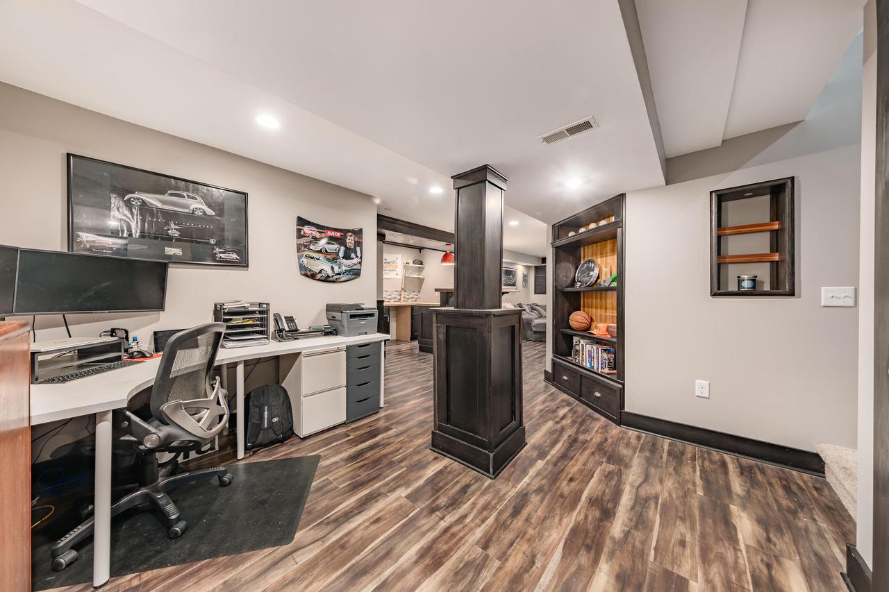9819 Dana DRIVE