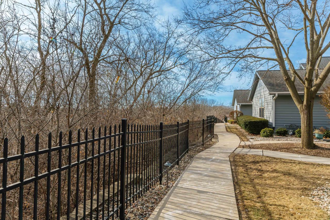 343 Lexington COURT B
