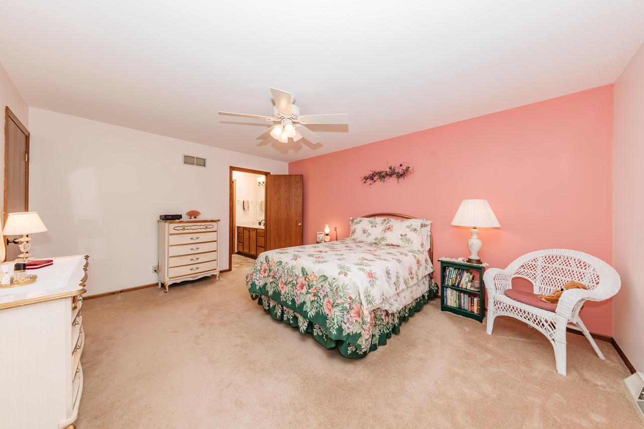 343 Lexington COURT B