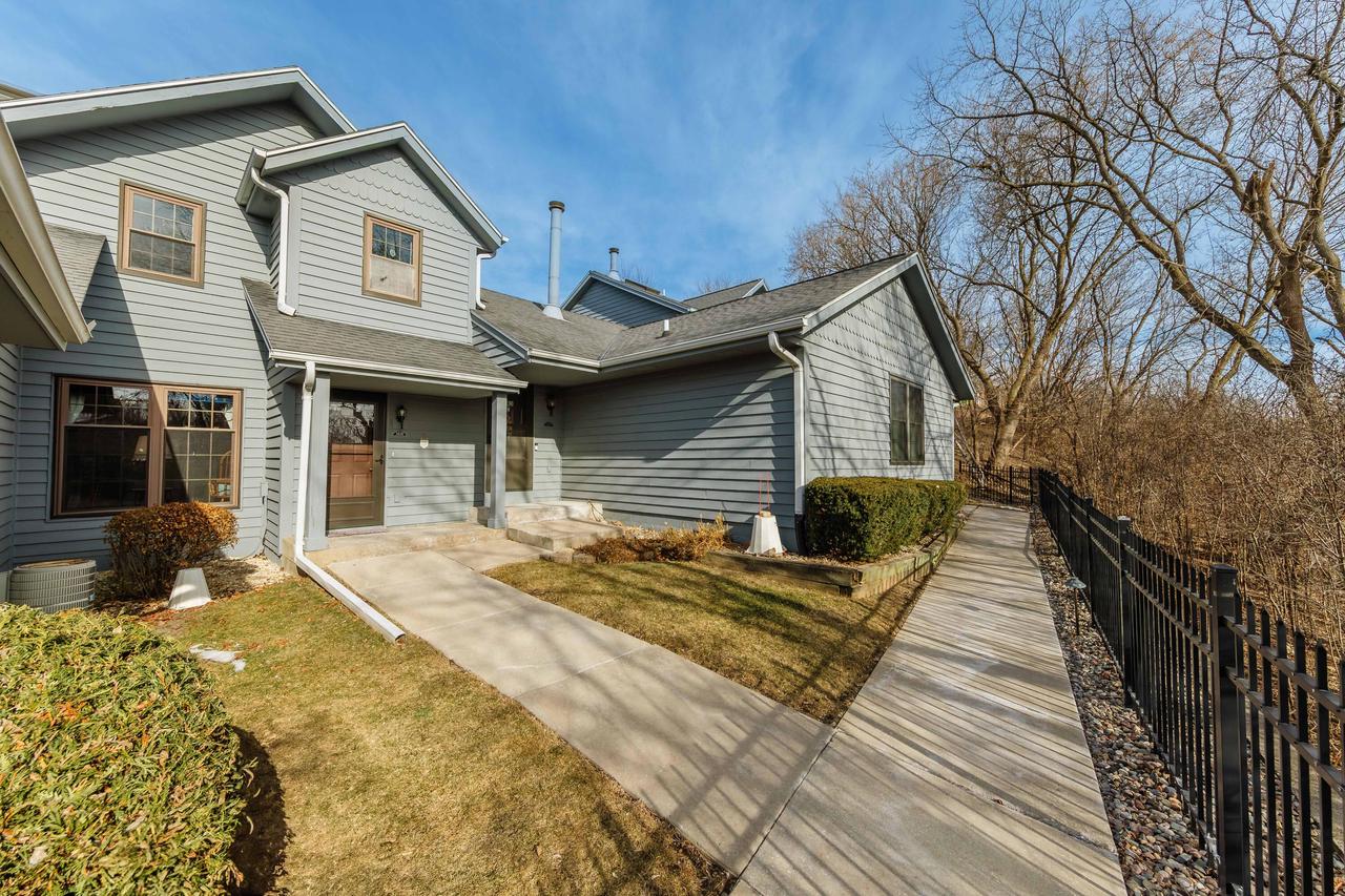 343 Lexington COURT B
