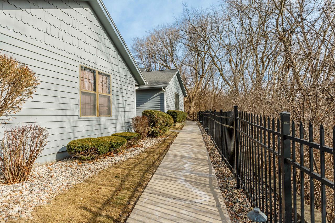 343 Lexington COURT B