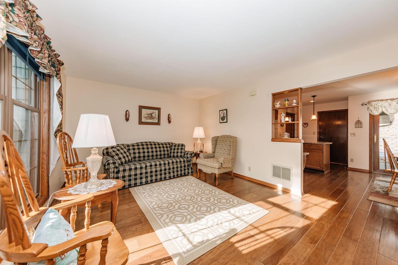 343 Lexington COURT B
