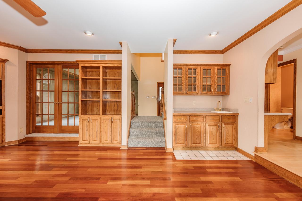 194 West Fairfield COURT