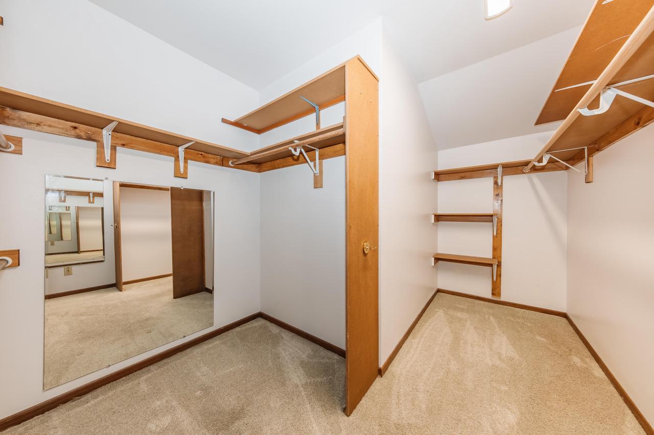 194 West Fairfield COURT