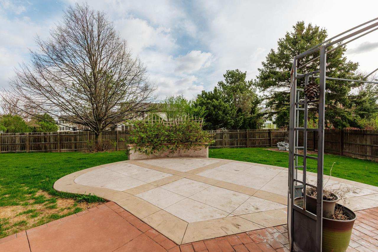 194 West Fairfield COURT