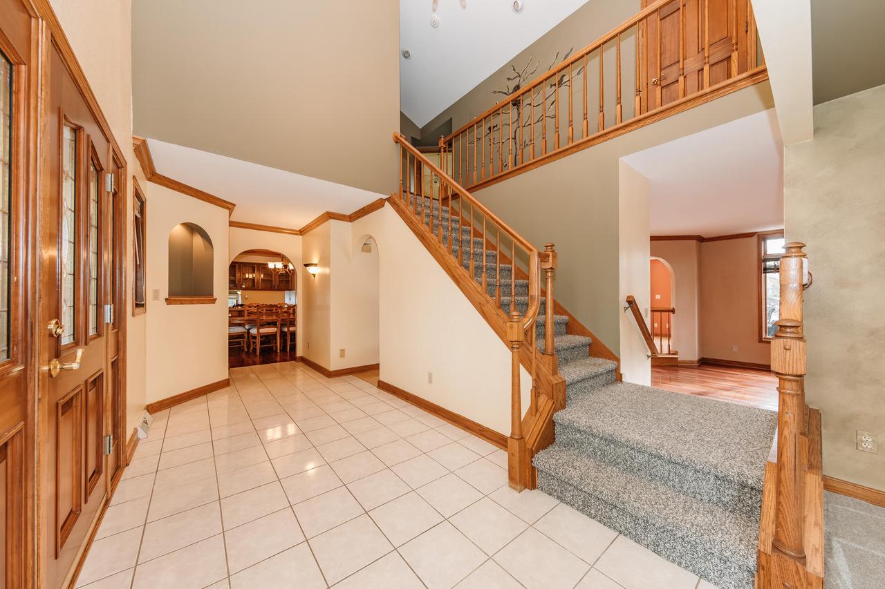 194 West Fairfield COURT