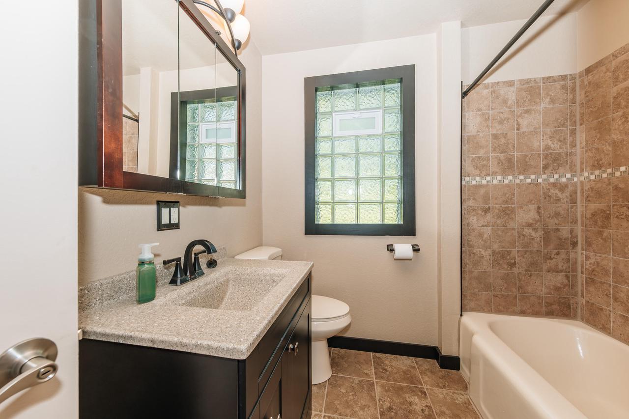 W172S7927 Lannon DRIVE