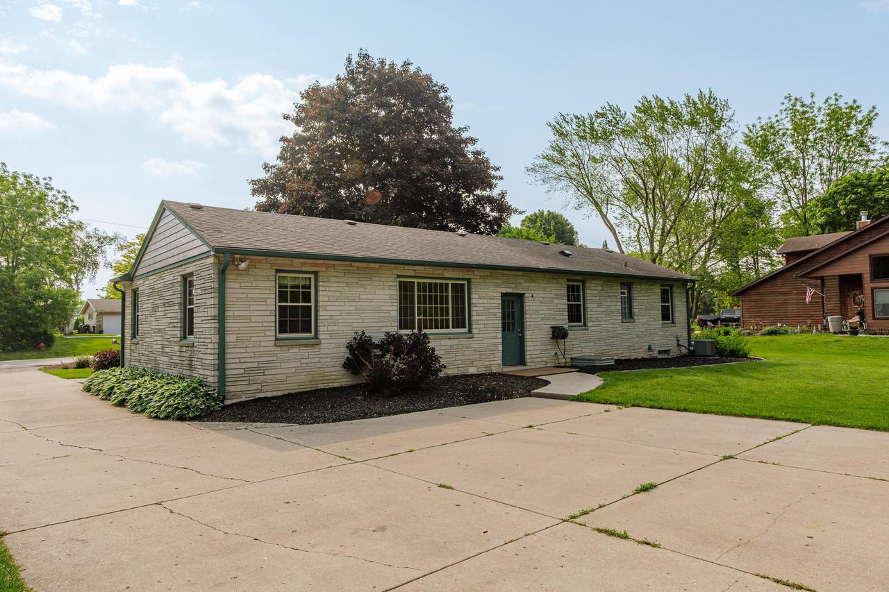 W172S7927 Lannon DRIVE