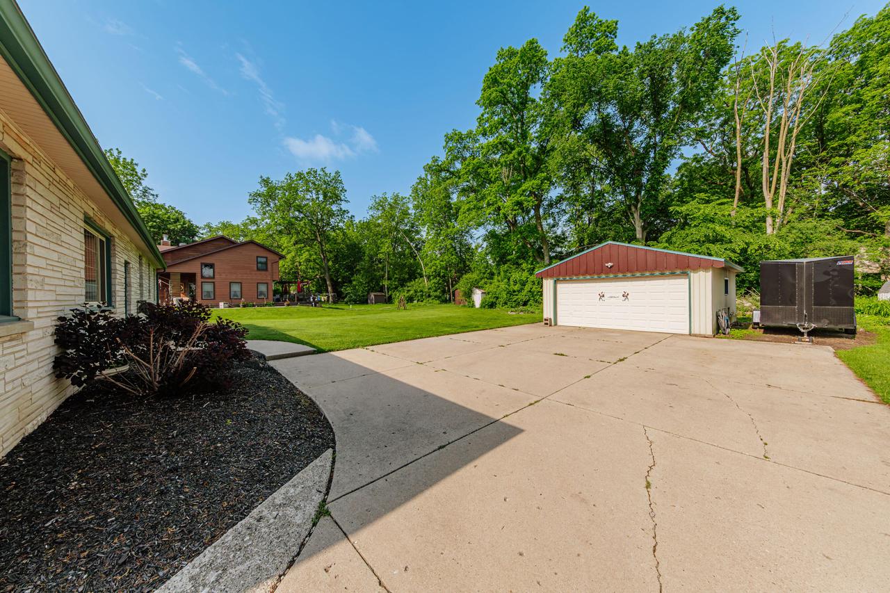 W172S7927 Lannon DRIVE