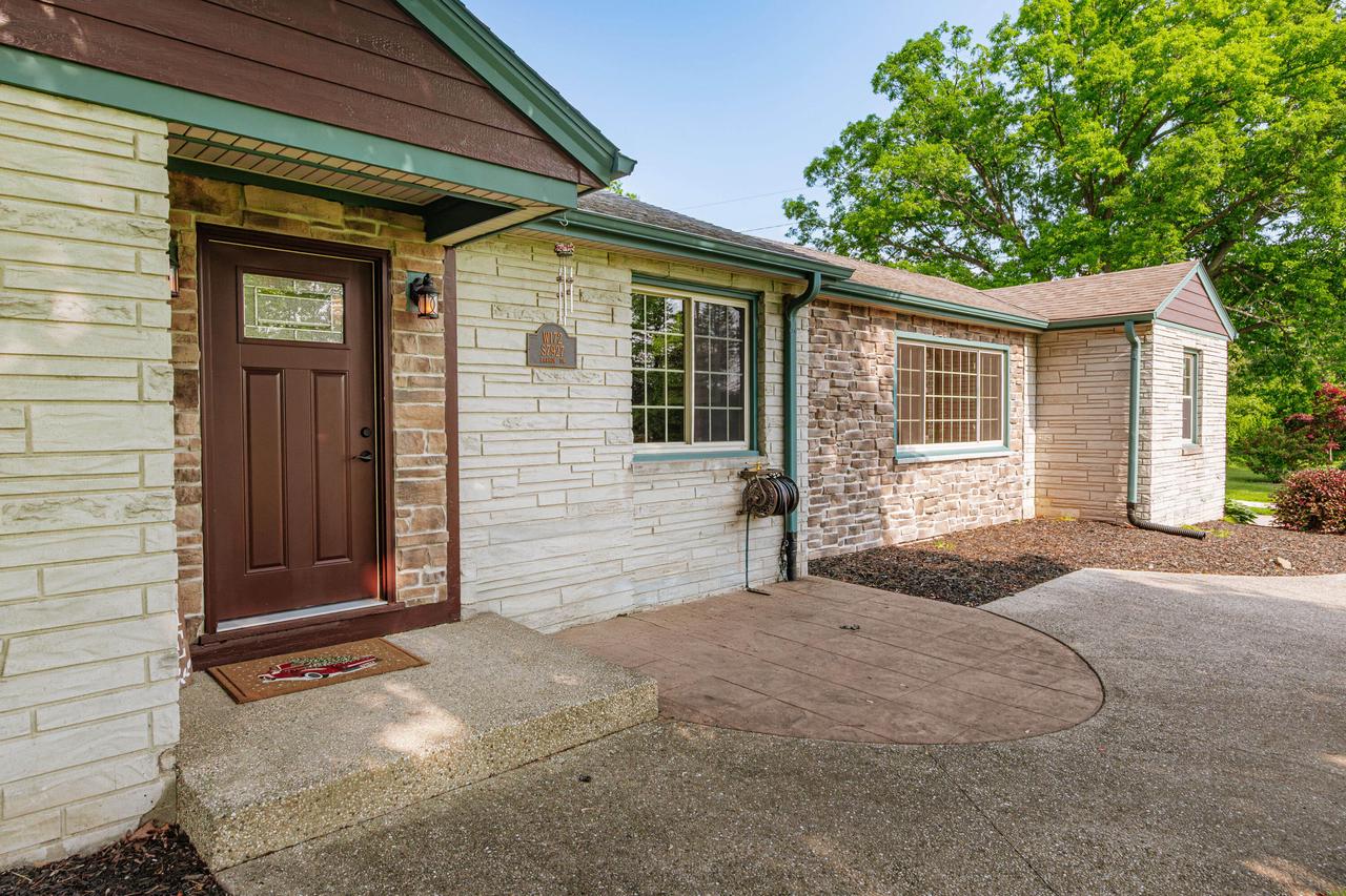 W172S7927 Lannon DRIVE