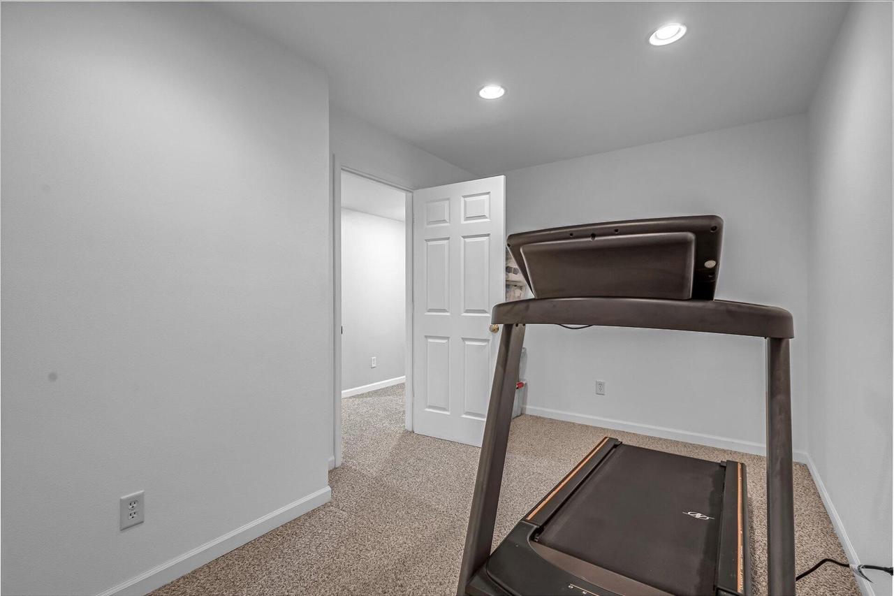 4006 West Forest Hill AVENUE