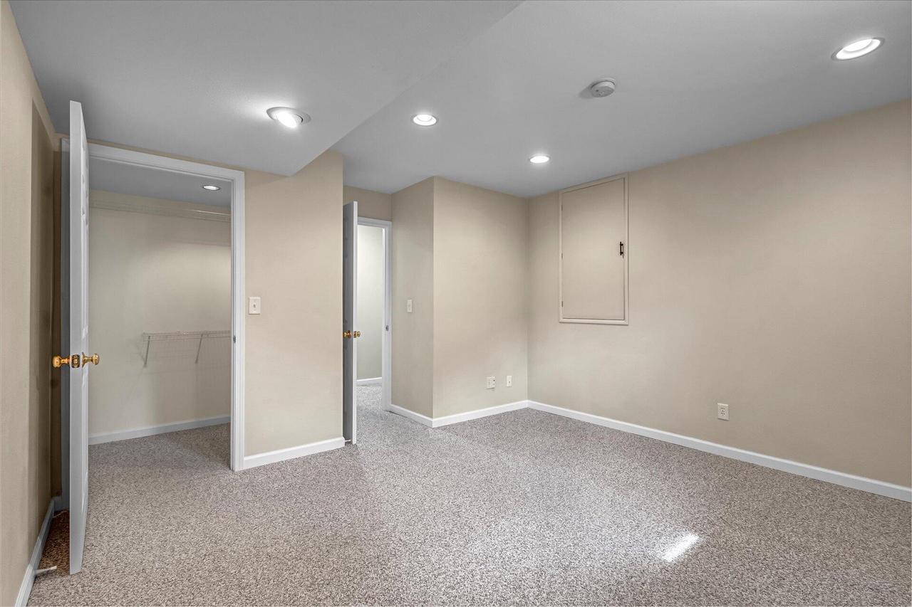 4006 West Forest Hill AVENUE