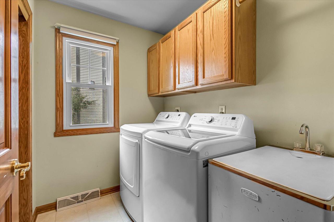 4006 West Forest Hill AVENUE